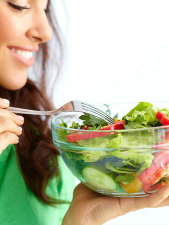 Expert on nutrition rich diet for your skin
