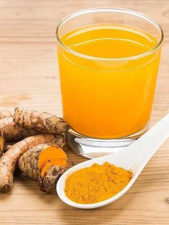 Benefits of applying turmeric water on the face