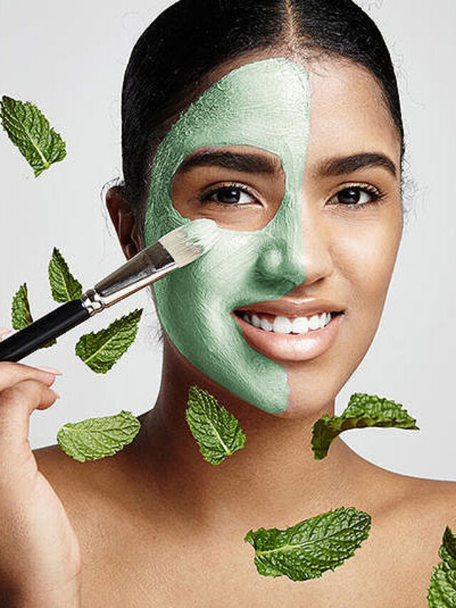 Do facial with mint leaves in 4 easy steps